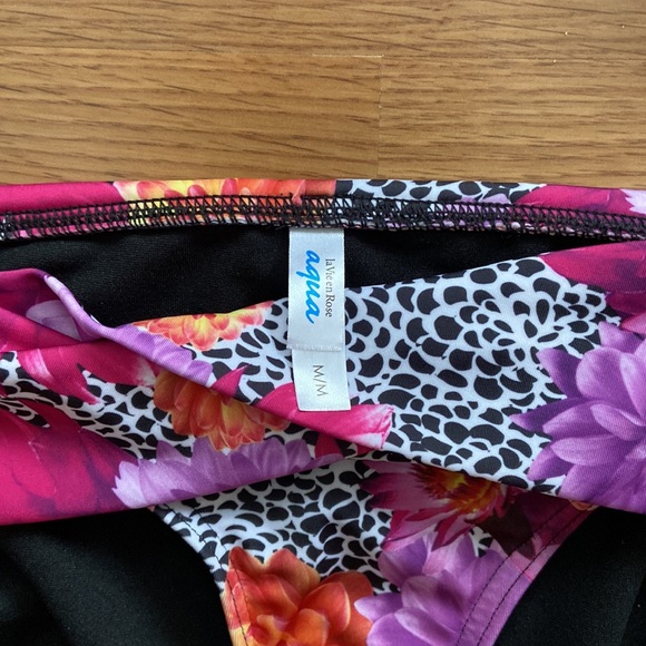 La vie en rose floral pattern bikini top and bottom - Picture 4 of 5
